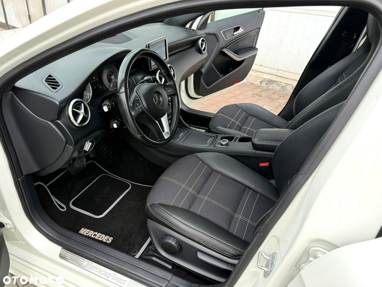 Mercedes-Benz Klasa A 220 CDI (BlueEFFICIENCY) 7G-DCT Urban - 18