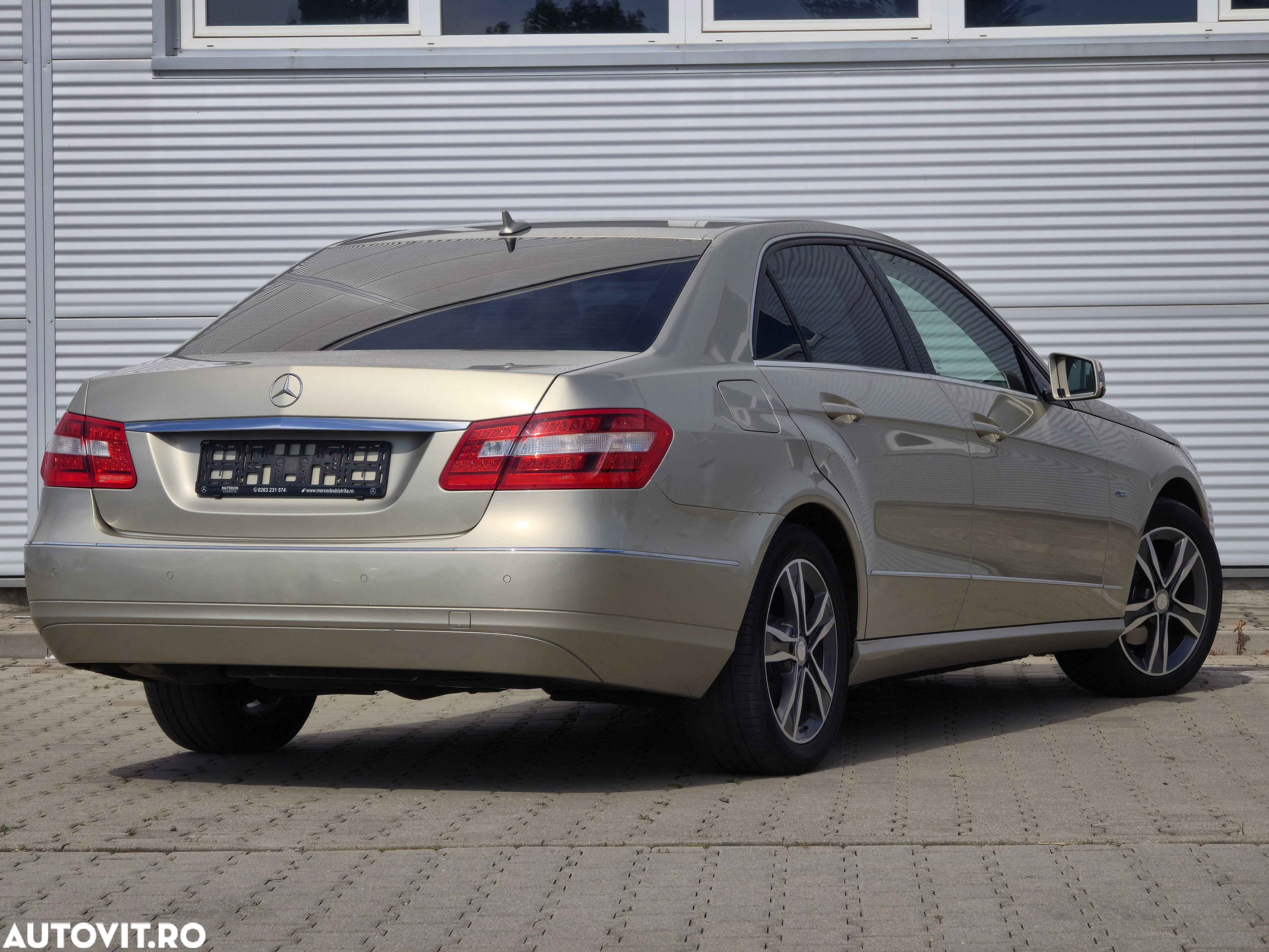 Mercedes-Benz E 220 CDI 7G-TRONIC Elegance - 3