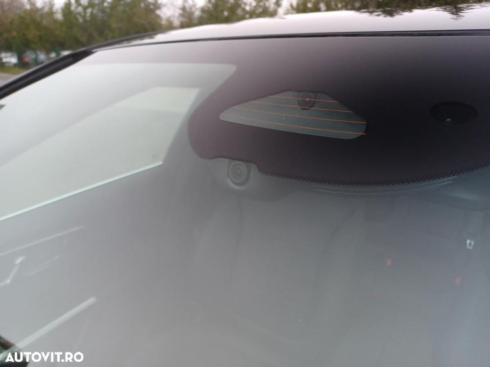 Mercedes-Benz C 400 e 4Matic 9G-TRONIC AMG Line - 27