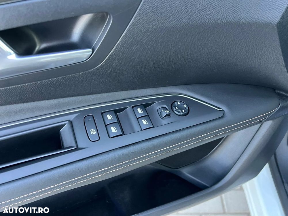 Peugeot 3008 1.2 PureTech 130 EAT8 GT - 23