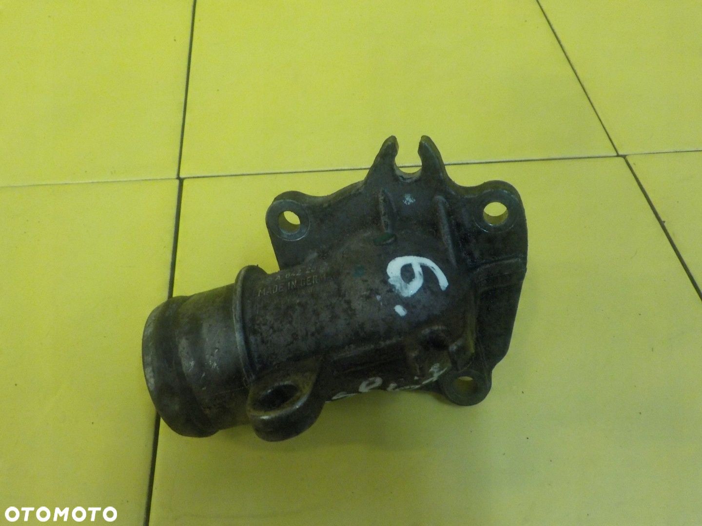 CHRYSLER 300C CHEROKEE 3.0 CRD 10r 218KM 642 obudowa termostatu A6422000315 - 1