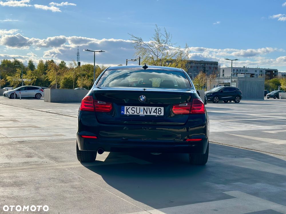 BMW Seria 3 320d DPF Edition Sport - 6