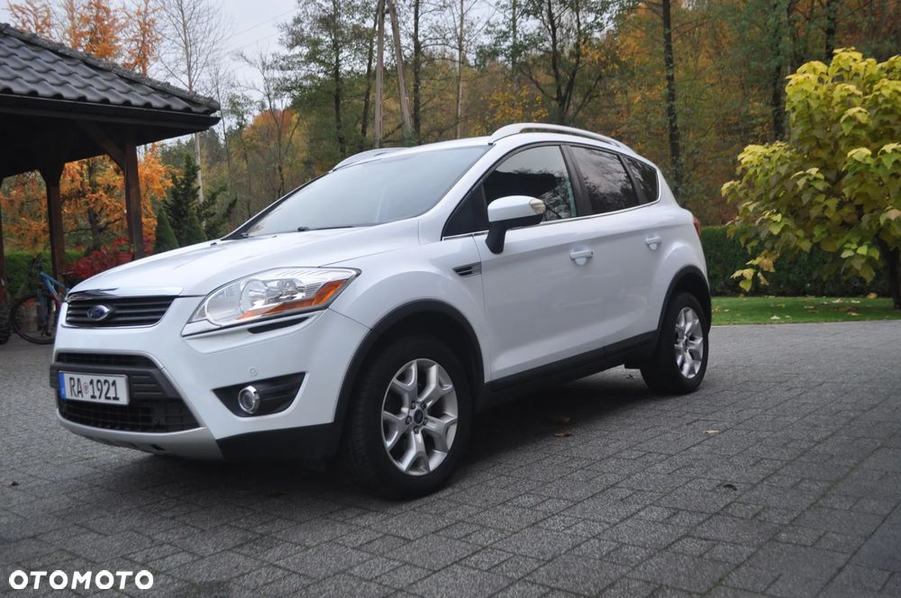 Ford Kuga 2.0 TDCi 2x4 Titanium - 12