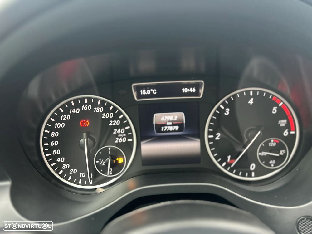 Mercedes-Benz A 180 CDI (BlueEFFICIENCY) Urban - 19