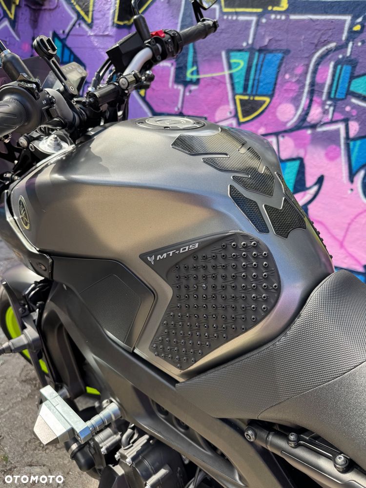 Yamaha MT - 17