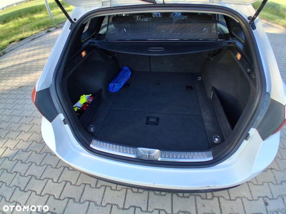 Hyundai i40 1.7 CRDi Comfort + - 10