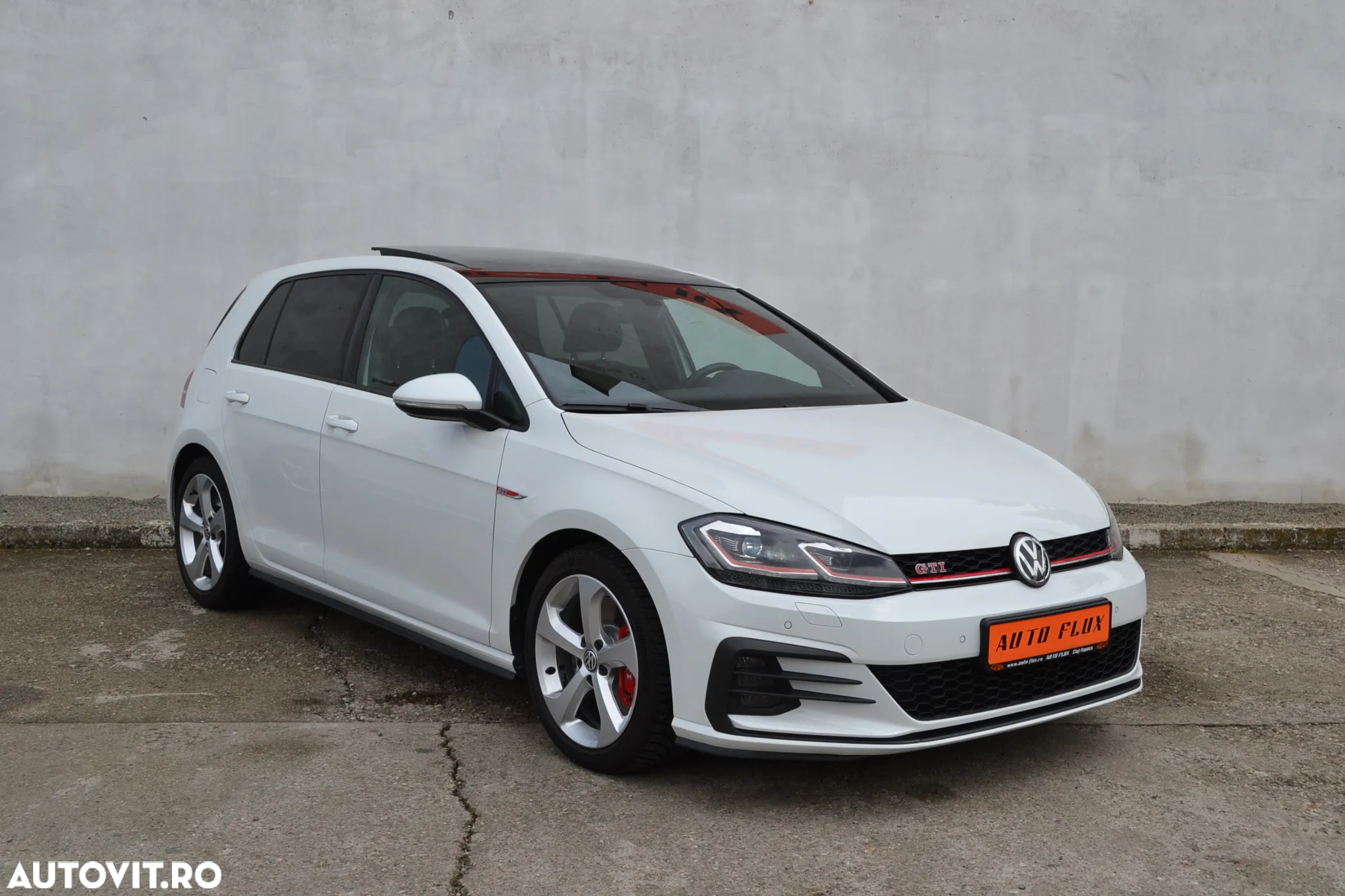 Volkswagen Golf 2.0 TSI DSG GTI Performance - 3
