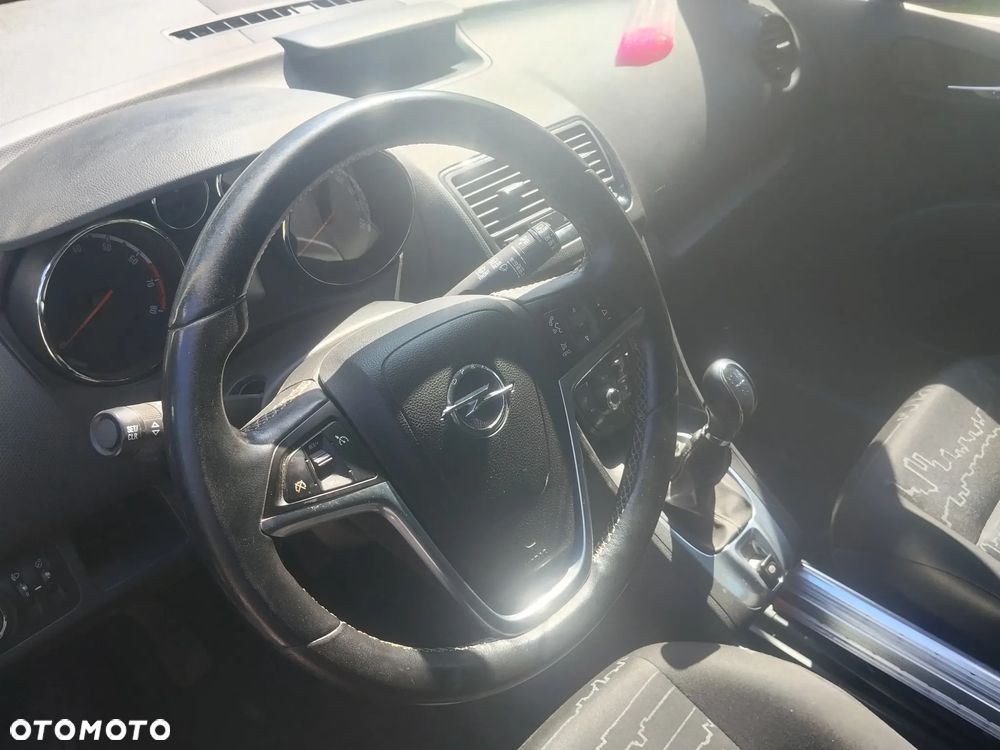 Opel Meriva - 8