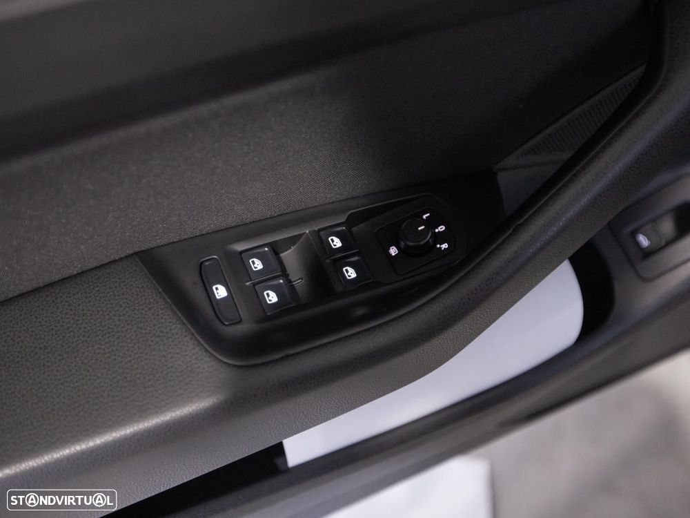 VW Passat Variant - 28