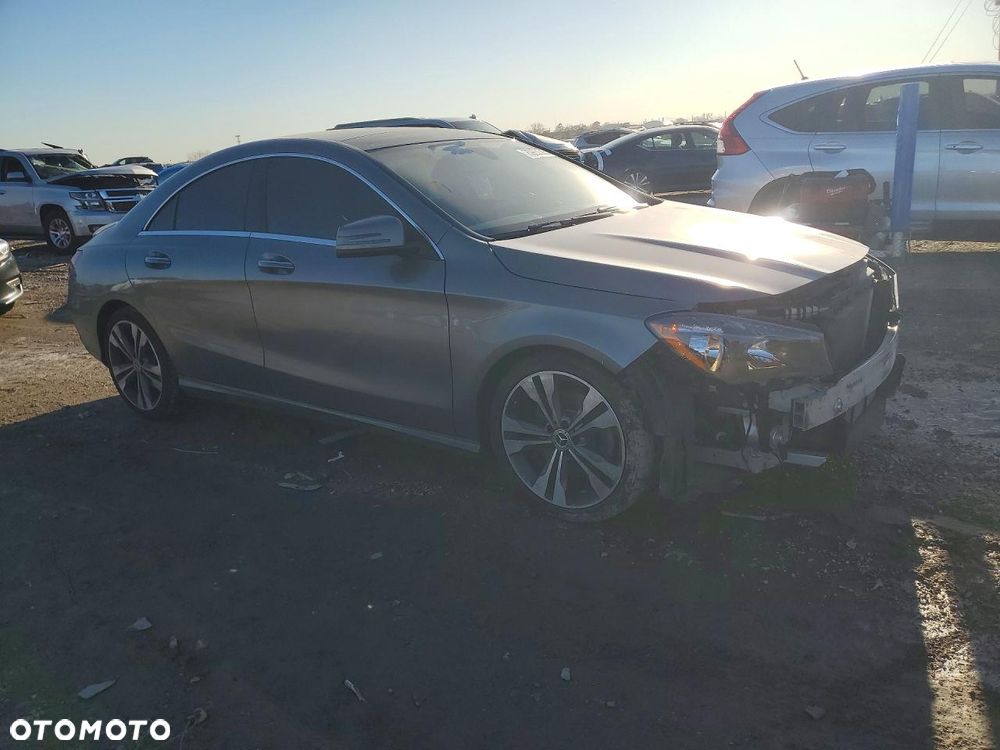 Mercedes-Benz CLA 250 4-Matic - 8