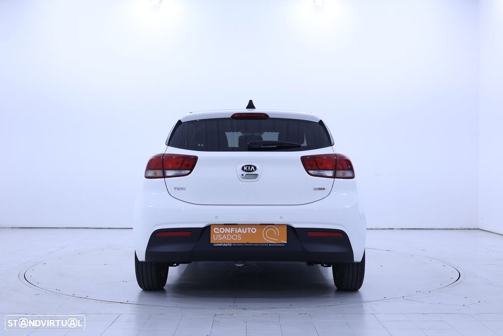 Kia Rio - 4