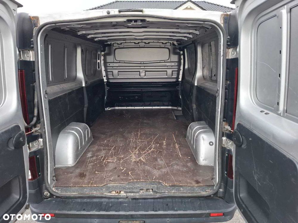 Nissan NV300 - 8