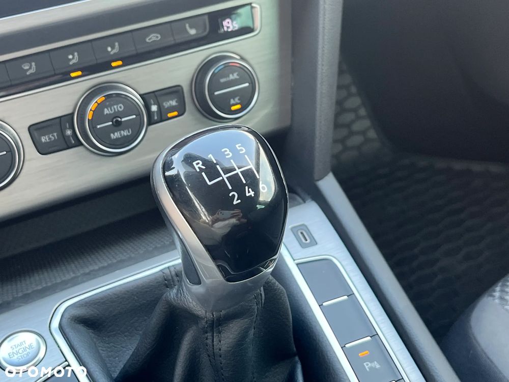 Volkswagen Passat 2.0 TDI EVO Essence - 31