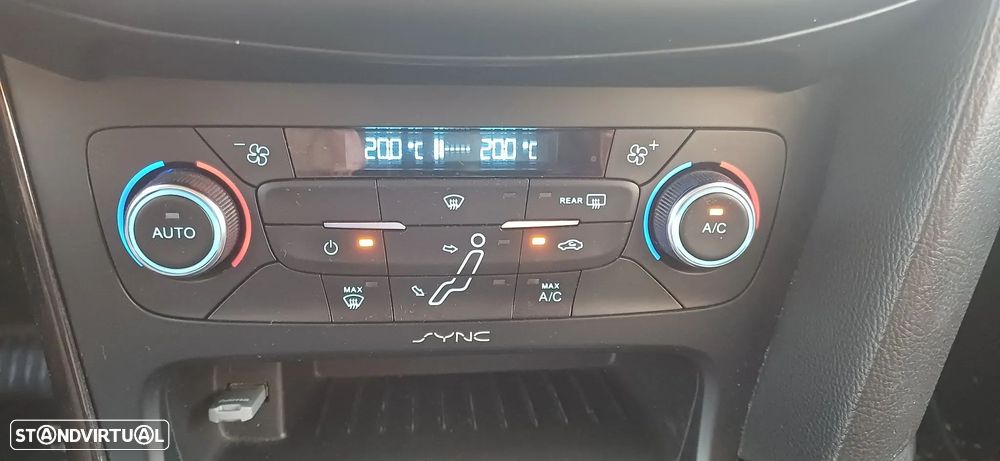 Ford Focus SW 1.0 SCTi Titanium - 3