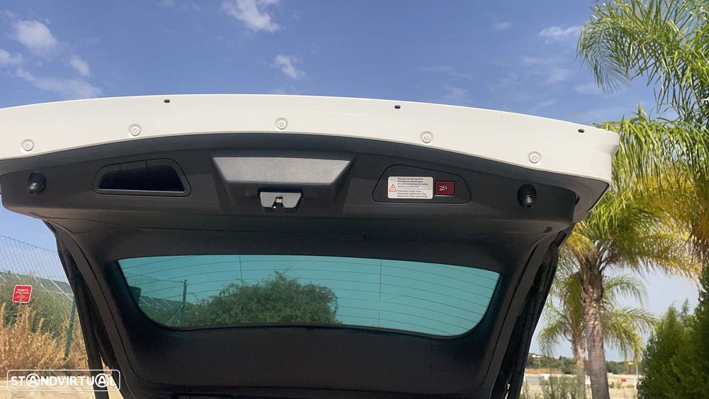 Peugeot 508 RXH 2.0 HDi Hybrid4 2-Tronic 104g - 17