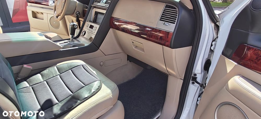 Lincoln Navigator 5.4 4WD - 29