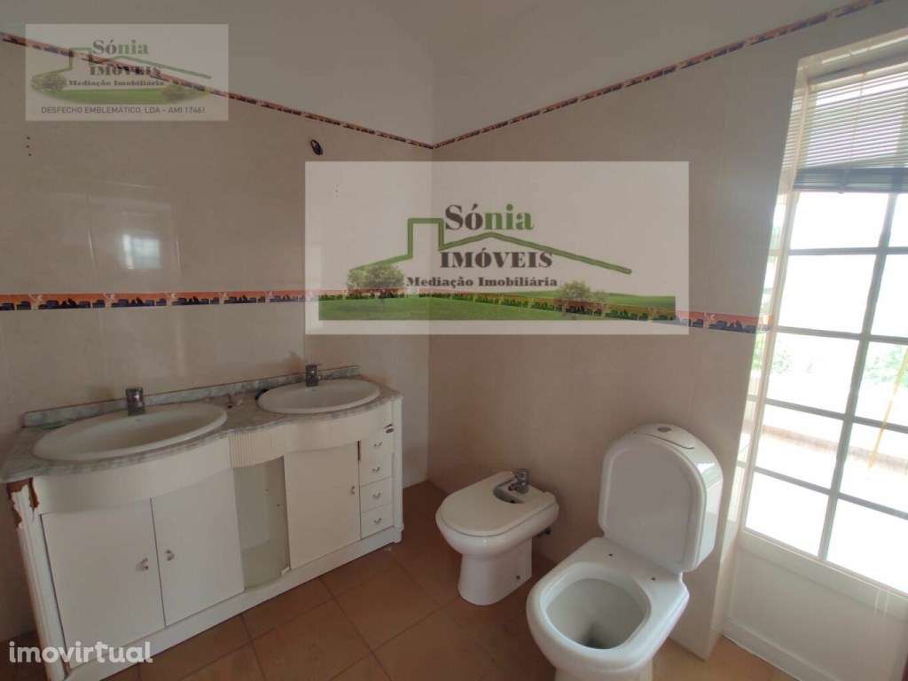 Moradia T4 com anexo T2 - Grande imagem: 5/14