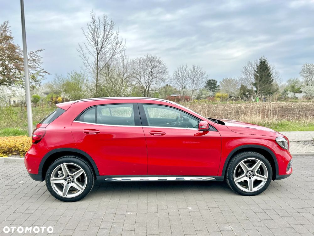 Mercedes-Benz GLA 220 4-Matic - 11