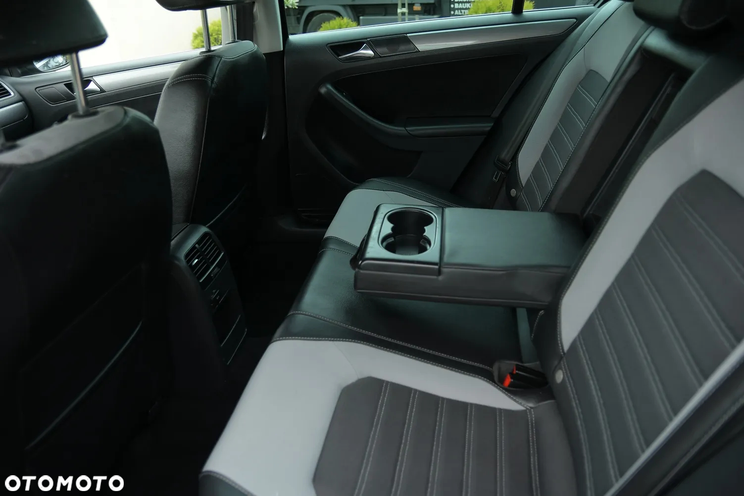 Volkswagen Jetta - 22
