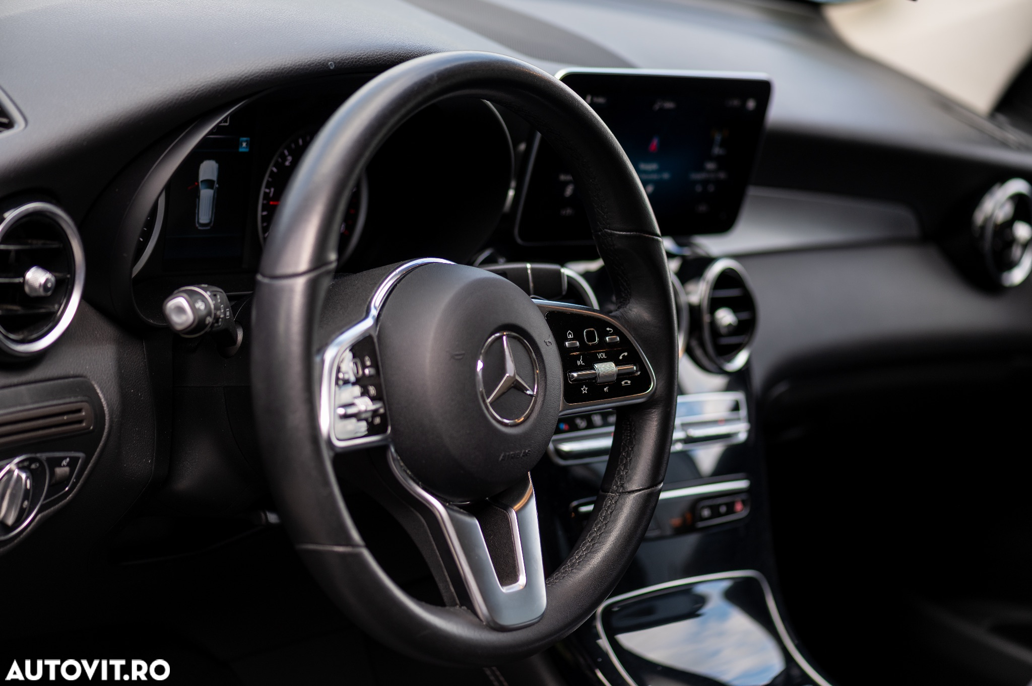 Mercedes-Benz GLC 220 d 4Matic 9G-TRONIC - 25
