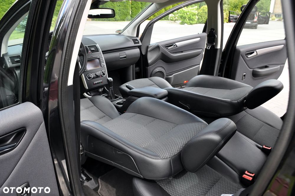 Mercedes-Benz Klasa A 170 BlueEFFICIENCY Avantgarde - 27