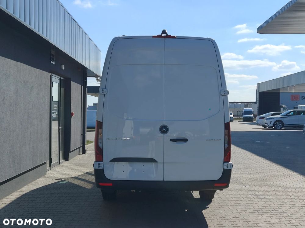 Mercedes-Benz Sprinter - 8