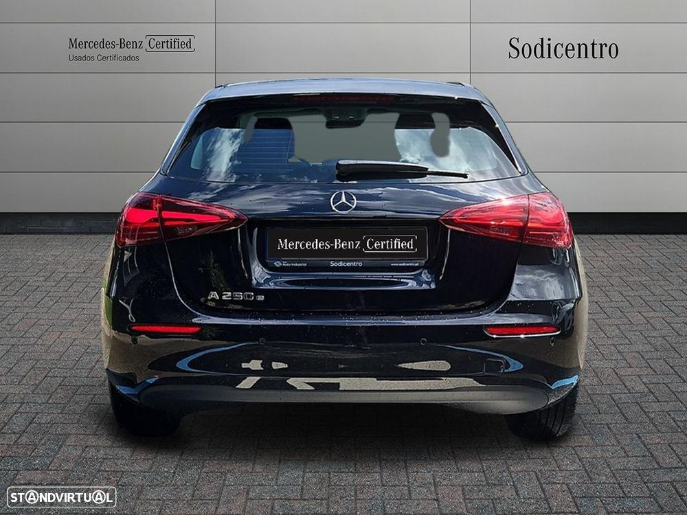 Mercedes-Benz A 250 e - 7