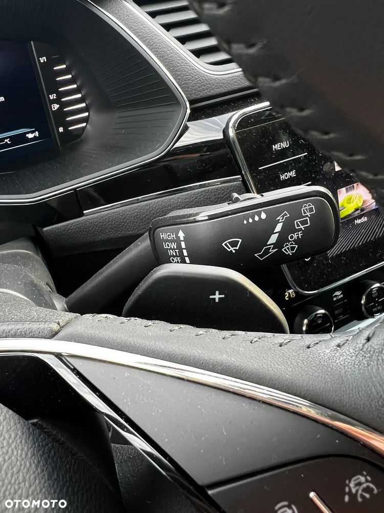 Skoda Superb 2.0 TDI SCR L&K DSG - 9