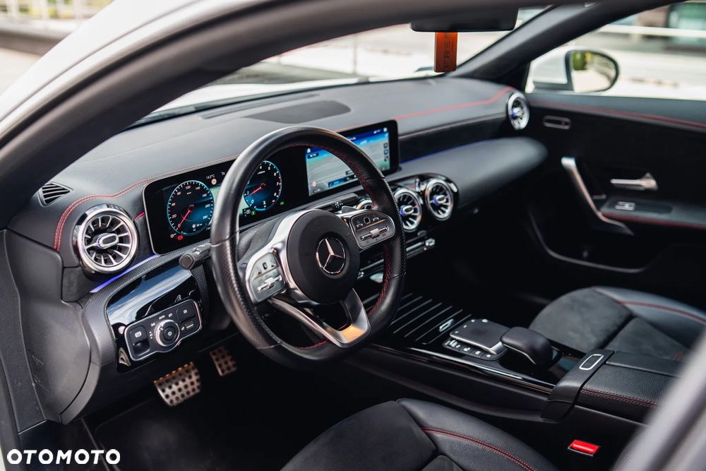 Mercedes-Benz CLA 200 AMG Line 7G-DCT - 17