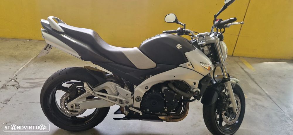 Suzuki GSR k6 - 2