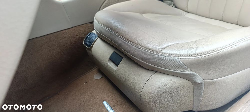 Mercedes-Benz Klasa E 350 4-Matic Elegance - 24