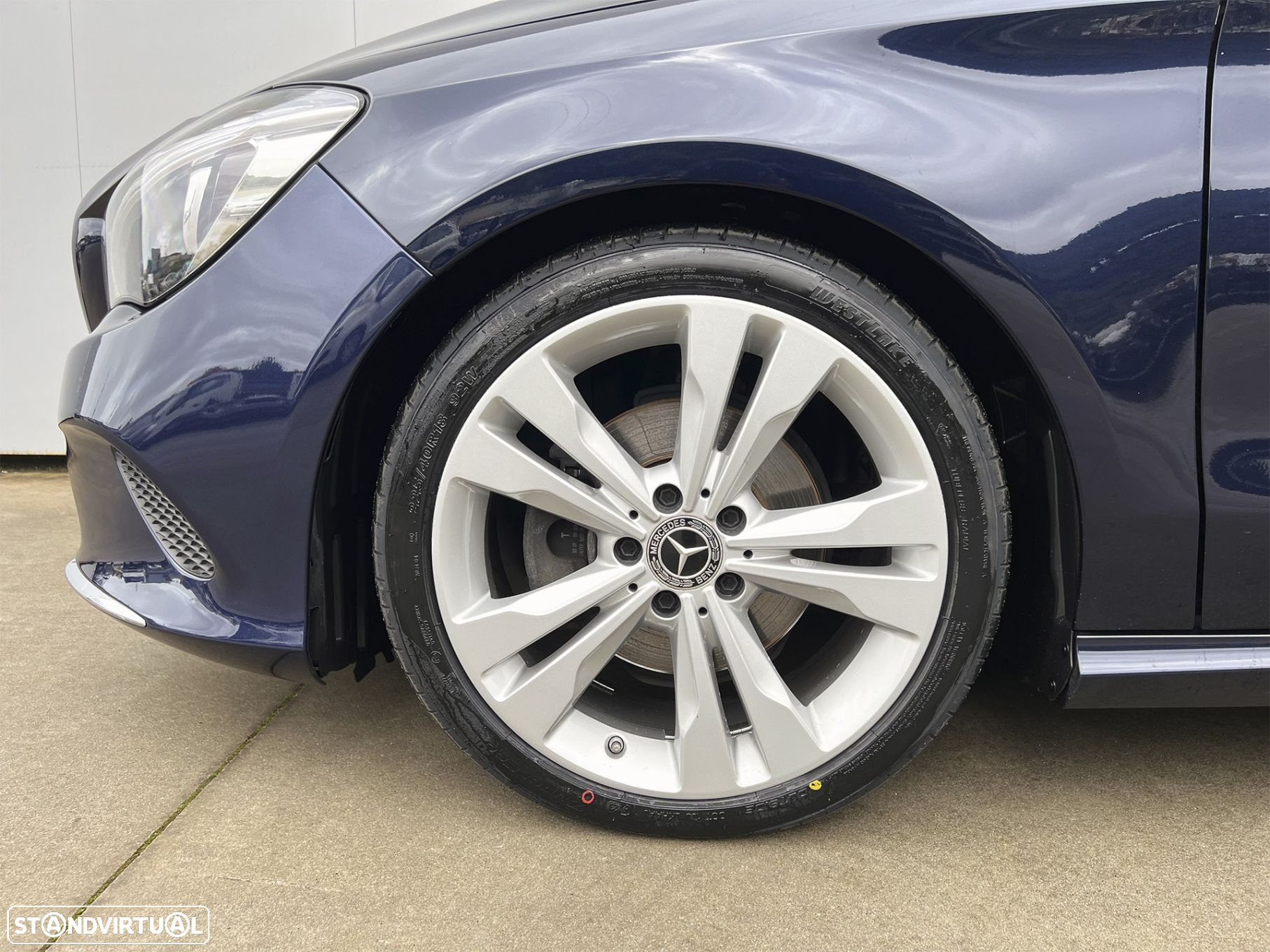 Mercedes-Benz CLA 180 d Shooting Brake - 9