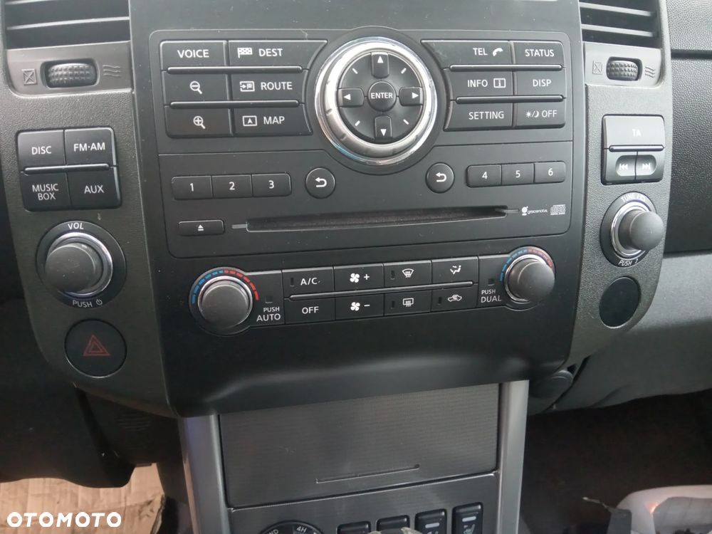 Nissan Navara Autm LE - 12