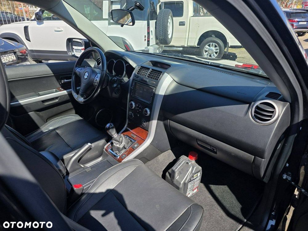 Suzuki Grand Vitara 1.9 DDiS Comfort + DPF Family - 25