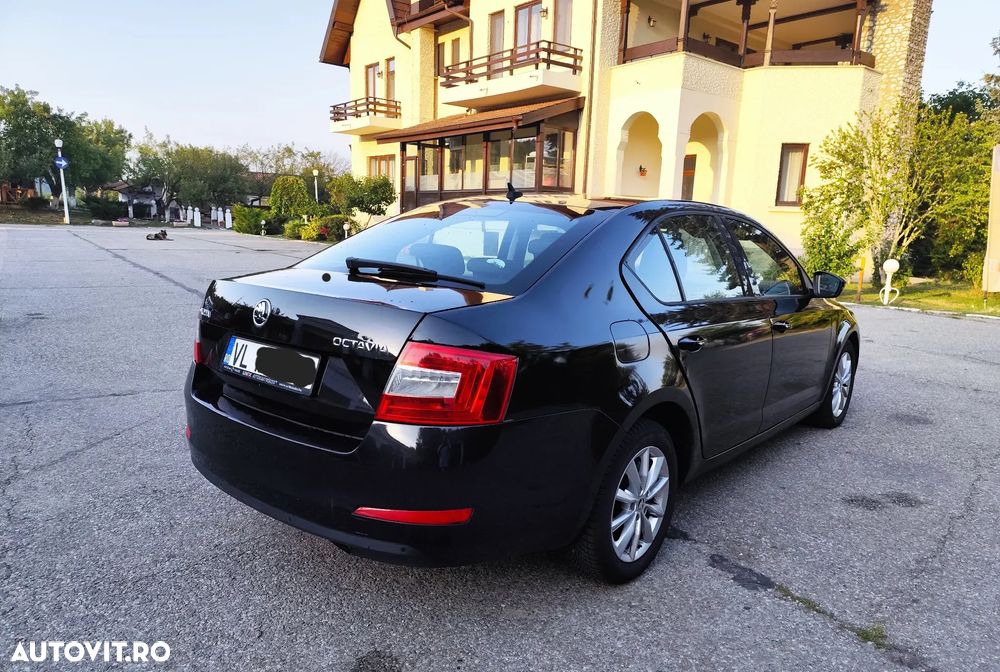 Skoda Octavia 2.0 TDI (Green tec) DSG Ambition - 5