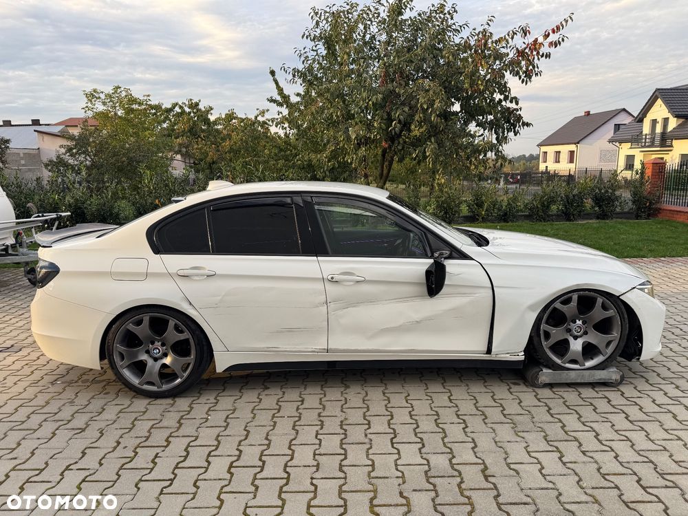 BMW Seria 3 318d Sport Line - 6