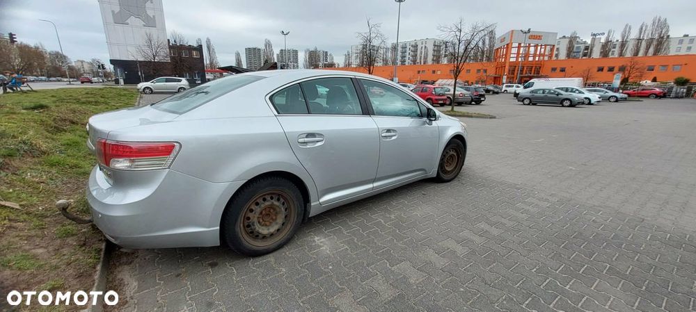 Toyota Avensis 1.8 Sol - 4