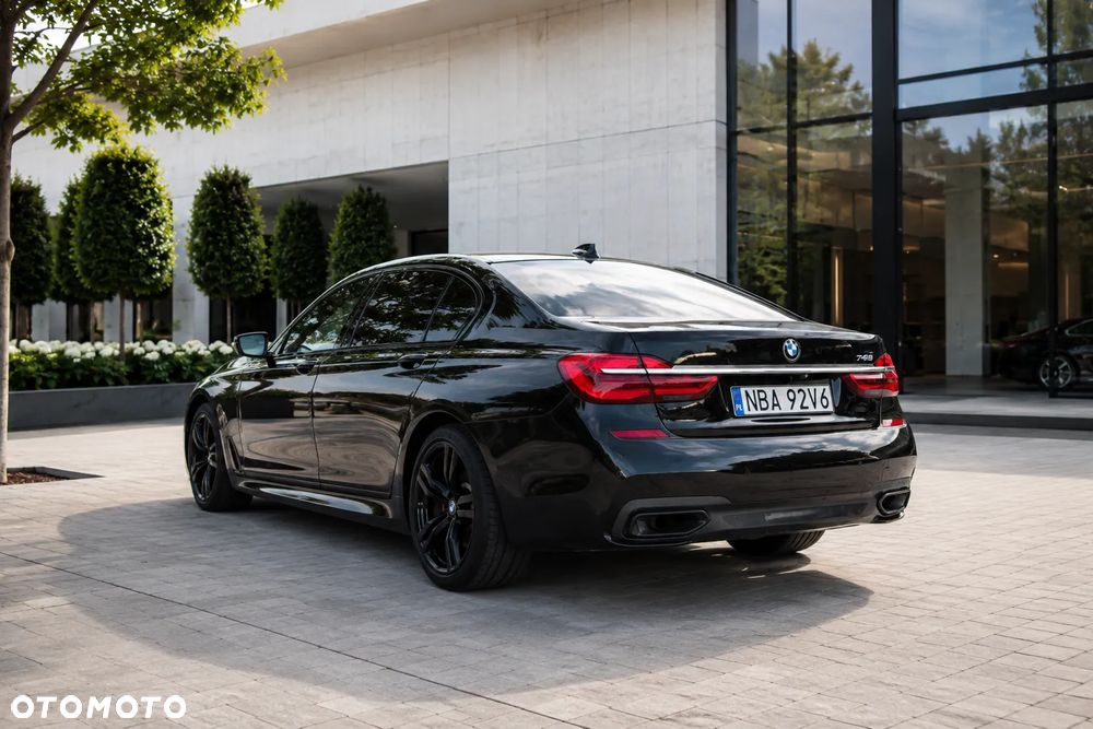 BMW Seria 7 740i - 4