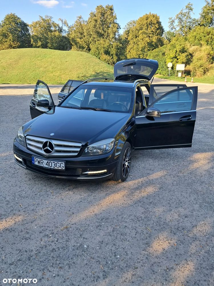 Mercedes-Benz Klasa C 220 CDI DPF Automatik BlueEFFICIENCY Avantgarde - 24