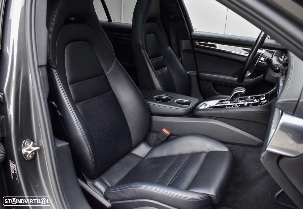 Porsche Panamera 4 S - 12