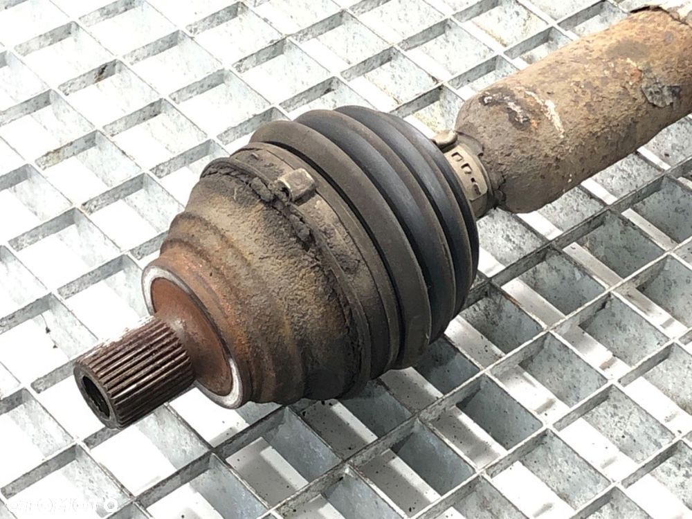 PÓŁOŚ PRAWY PRZÓD  VW PASSAT B6 (3C2) 2005 - 2010 1.4 TSI 90 kW [122 KM] benzyna 2007 - 2010 - 2