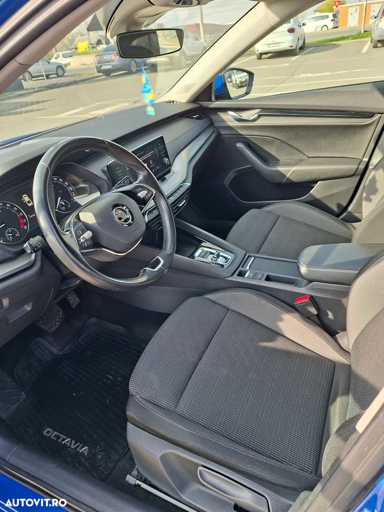 Skoda Octavia 2.0 TDI DSG Ambition - 11