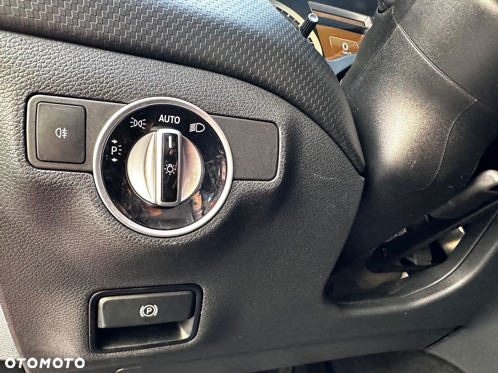 Mercedes-Benz Klasa A 180 (BlueEFFICIENCY) Urban - 30