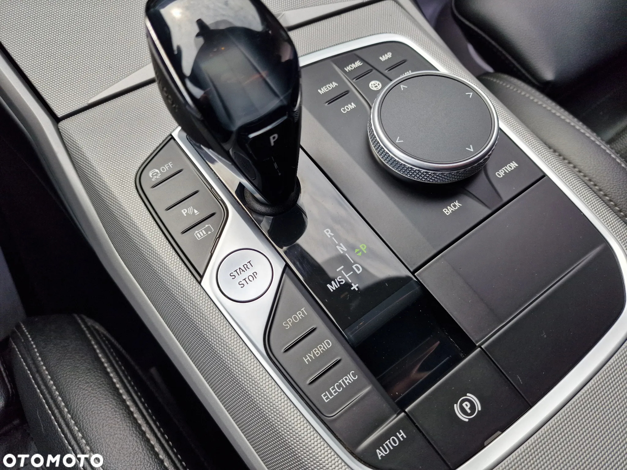 BMW Seria 3 330e PHEV - 26