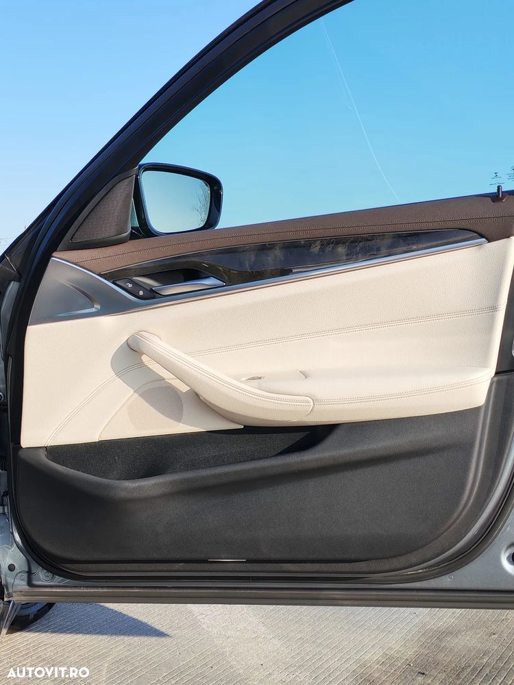 BMW Seria 5 520d Aut. Luxury Line - 29