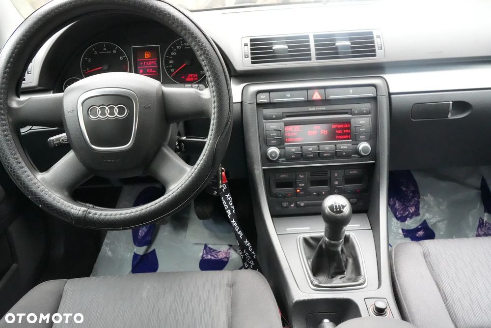 Audi A4 Limousine - 16