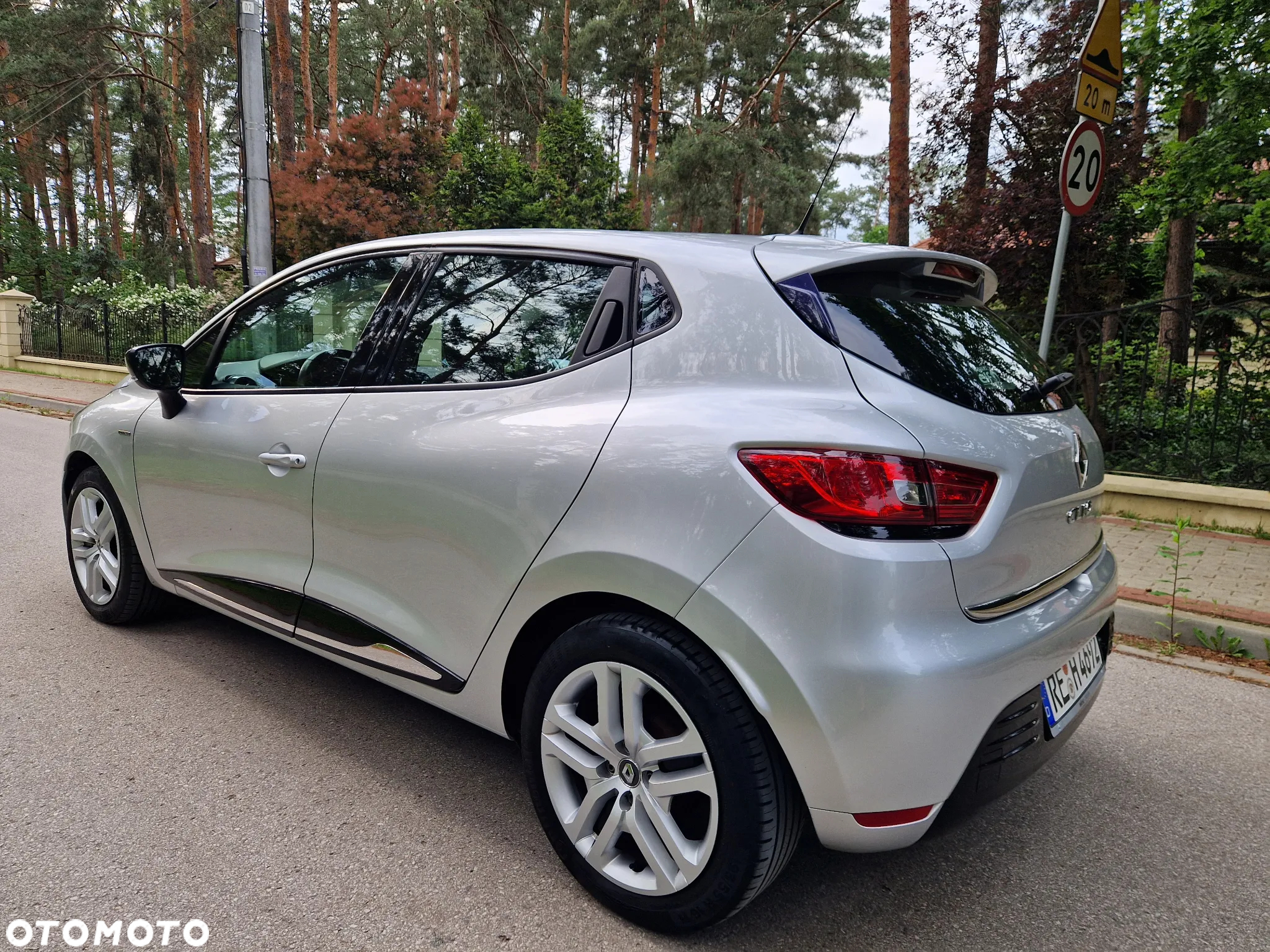 Renault Clio 1.2 16V Limited EU6 - 11