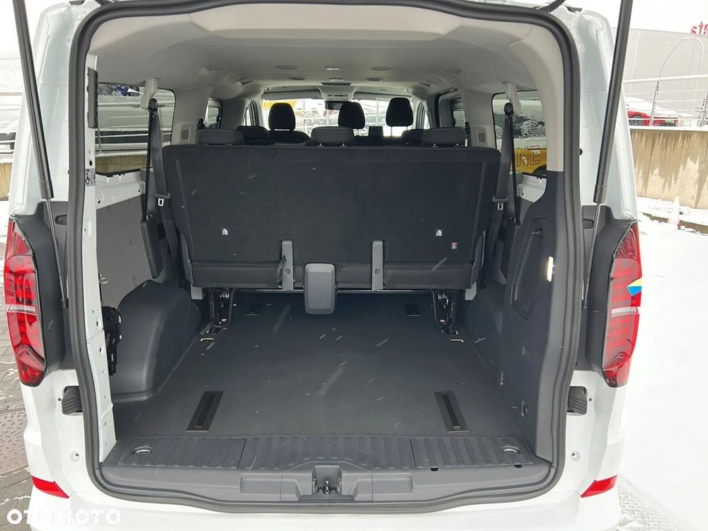 Volkswagen Transporter Kombi L2H1 M1 - 10