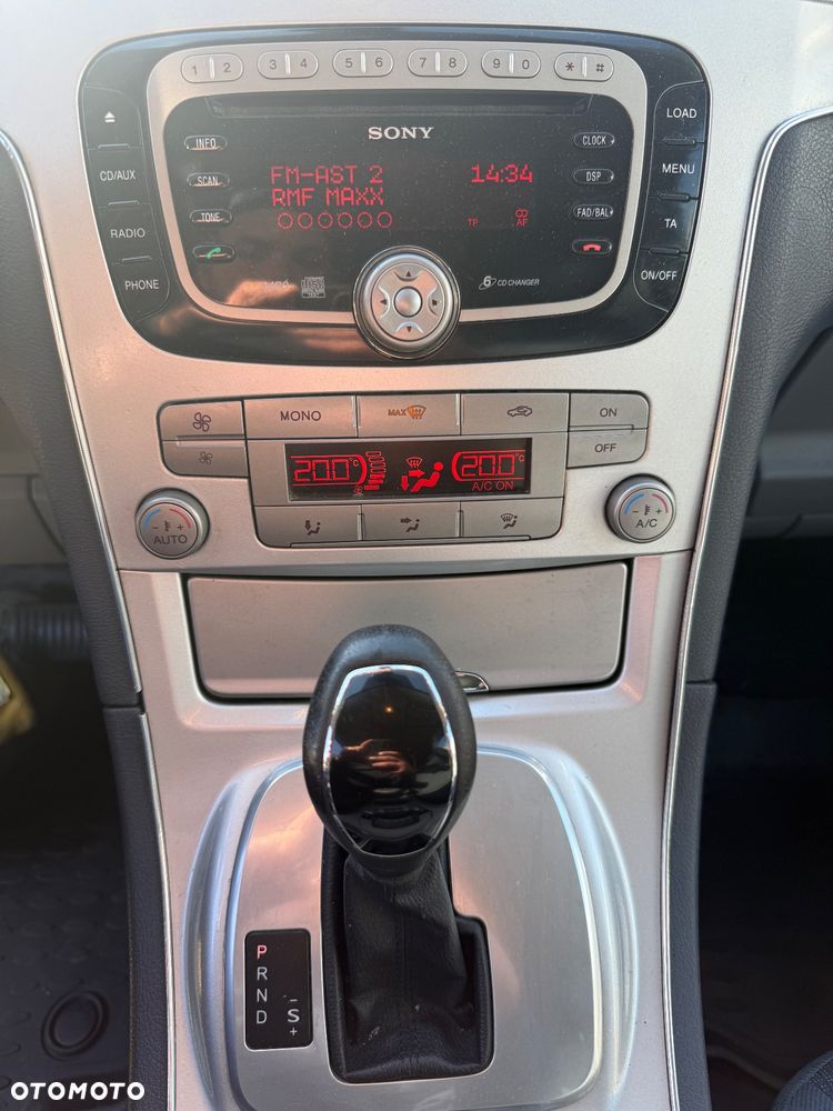 Ford Galaxy 2.0 TDCi Trend - 22