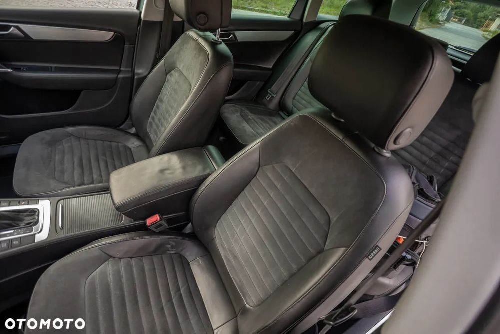 Volkswagen Passat 2.0 TDI DPF Highline DSG - 17